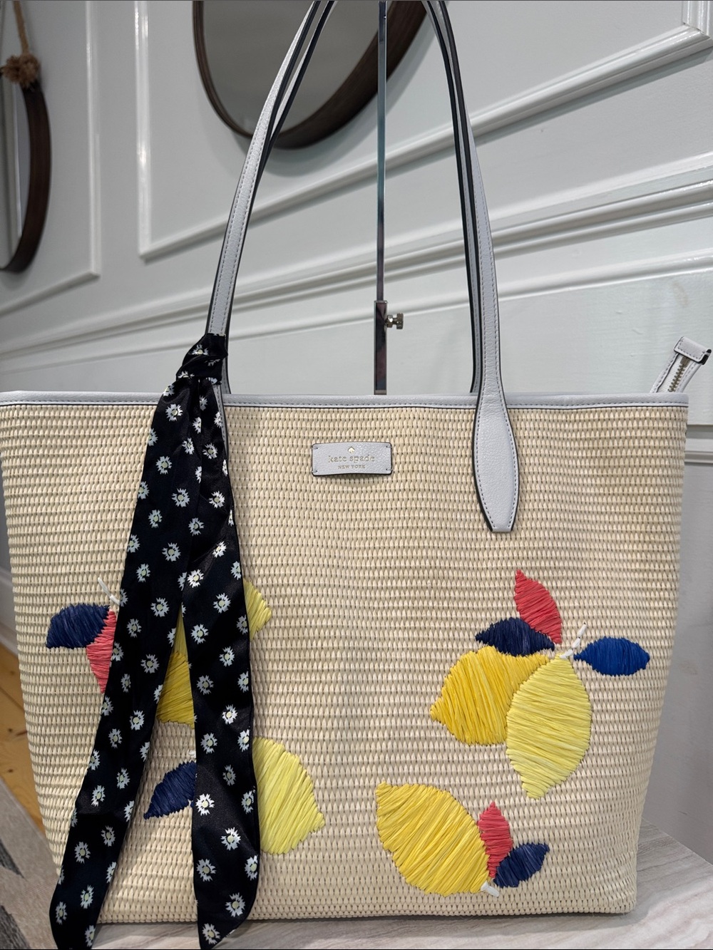 kate spade Bag Ash Straw Lemon Zest Large Woven Tote EUC - Picture 4 of 17